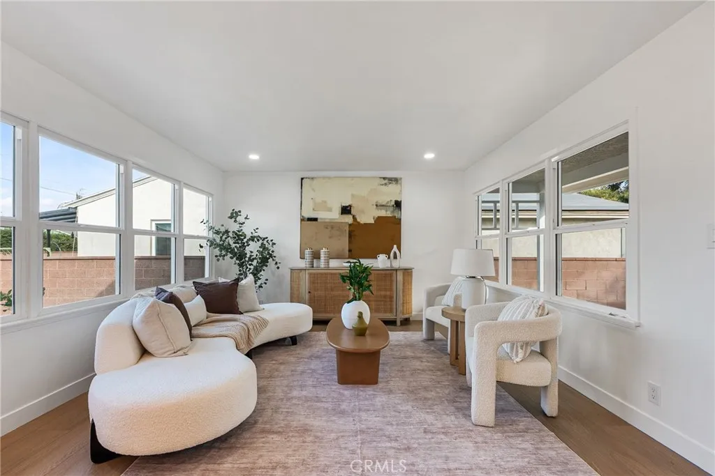 13229 Glasgow Place, Hawthorne, California 90250 home-pic-5